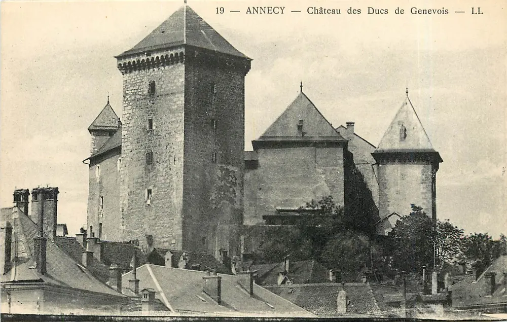 Annecy — Château des Ducs de Genevois — LL - Recto