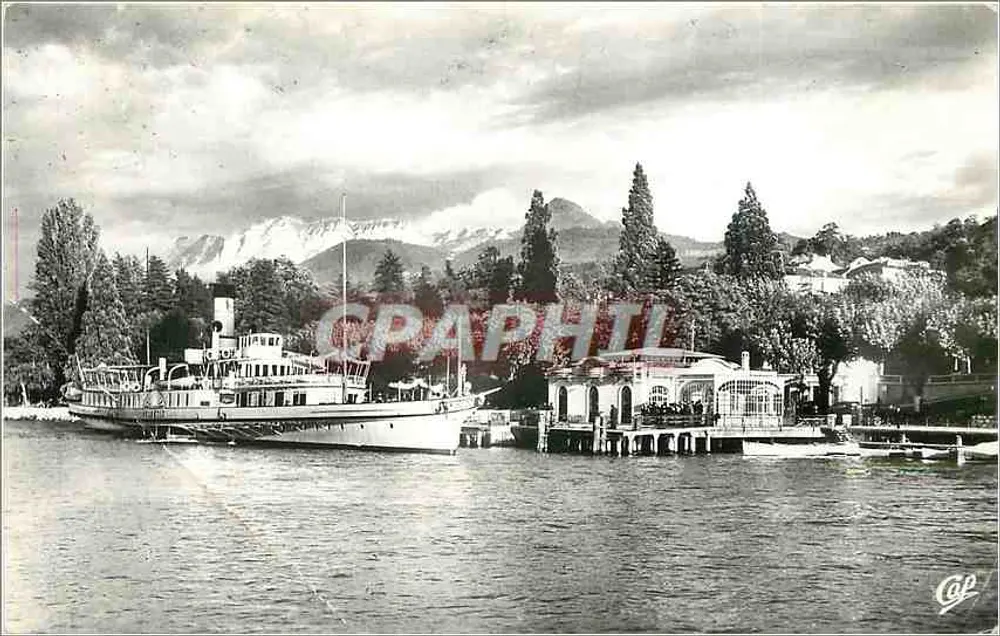 Évian-les-Bains — Débarcadère et la Dent d'Oche — Réal-Photo - Recto