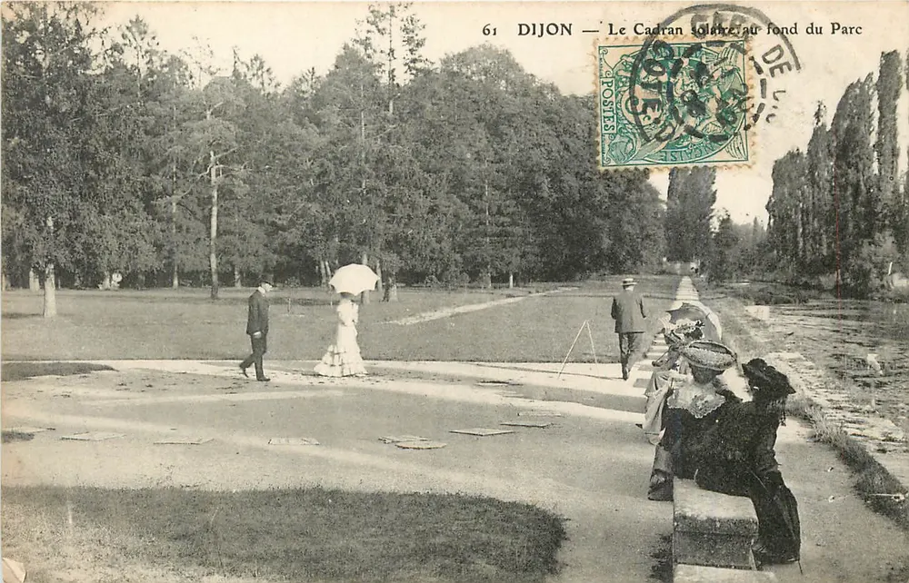 Dijon — Der Sonnenuhr im Hintergrund des Parks — Verlag 61 - Vorderseite