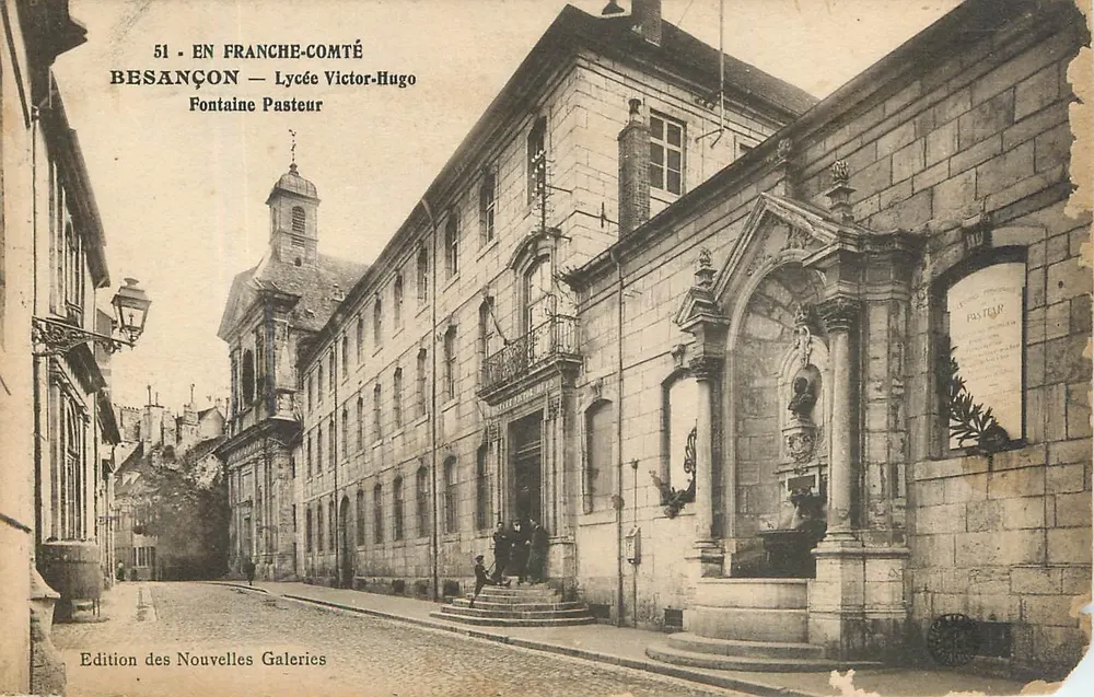 Besançon — Lycée Victor-Hugo e Fontaine Pasteur — Edição das Novas Galerias - Frente