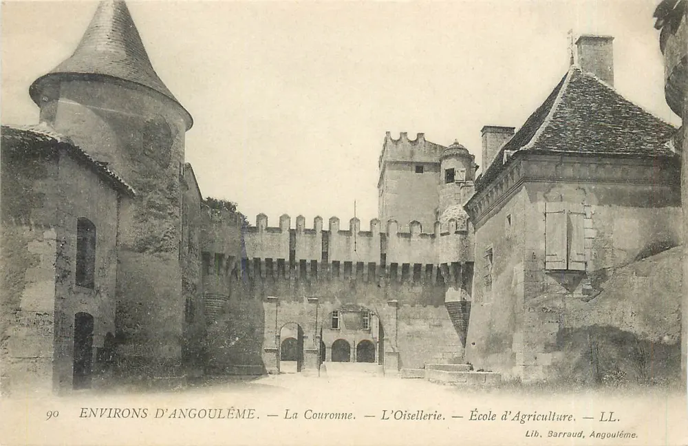 Um Angoulême — La Couronne — L'Oisellerie — Landwirtschaftsschule — Lib. Barraud, Angoulême — n°90 - Vorderseite