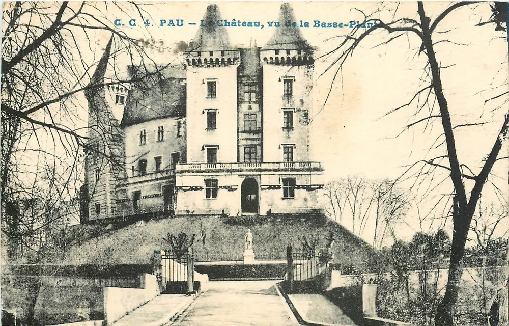 Pau — O Castelo visto da Basse-Plaine — C.C. 4 - Frente