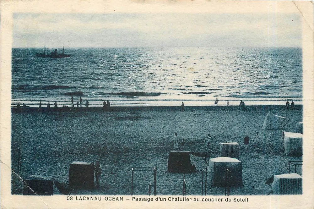 Lacanau-Ocean — Blick auf einen Trawler bei Sonnenuntergang — Verlag: MOUTIC - Vorderseite