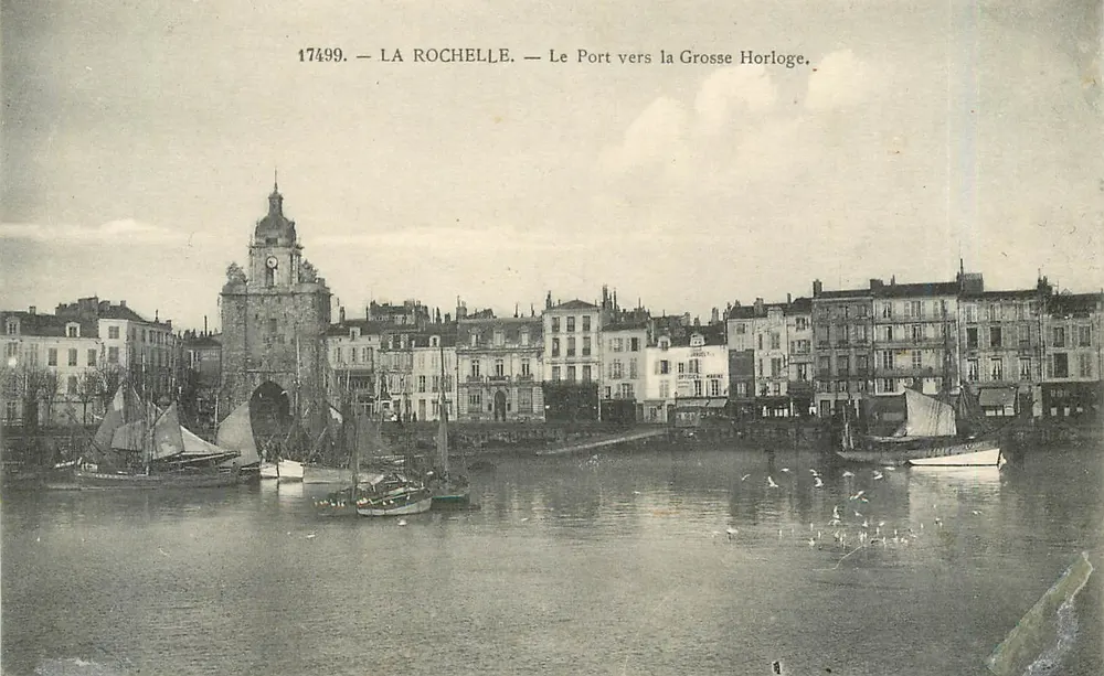 La Rochelle — Le Port vers la Grosse Horloge — anonymer Verlag, n° 17499 - Vorderseite
