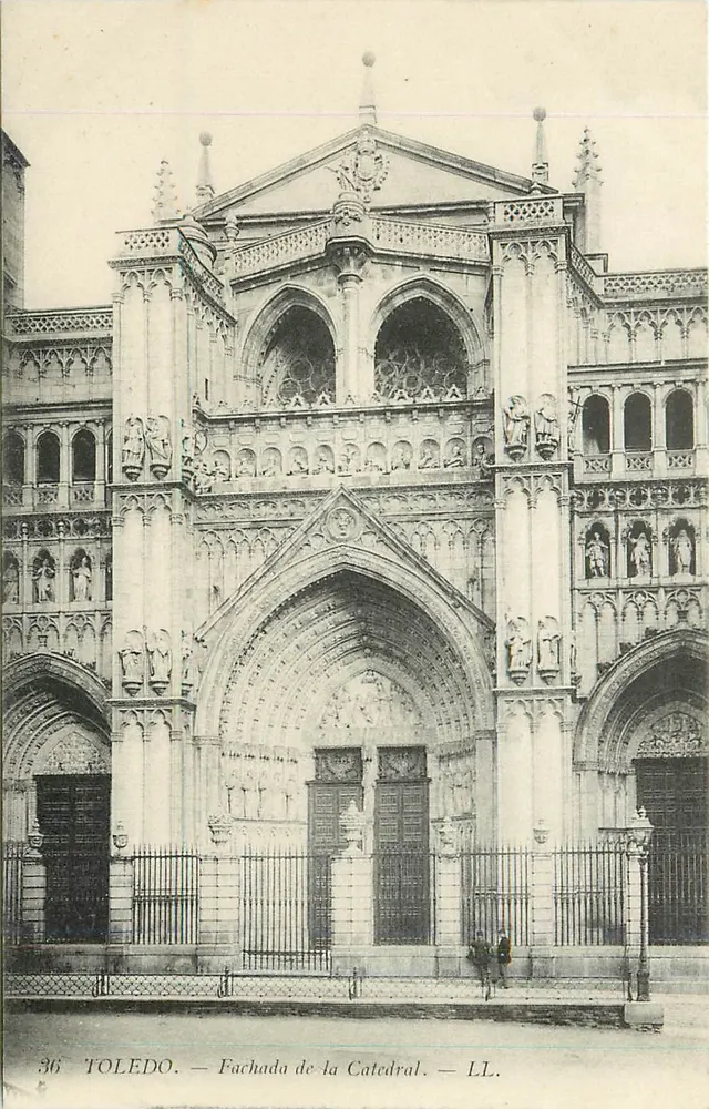 Toledo — Facade van de Kathedraal — LL. n° 36 - Voorkant