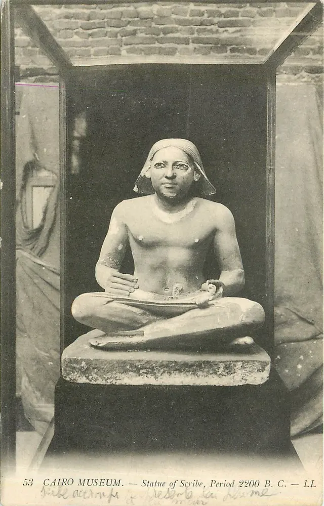 Statue des Schreibers — Zeitraum 2200 v. Chr. — Museum von Kairo — LL - Vorderseite