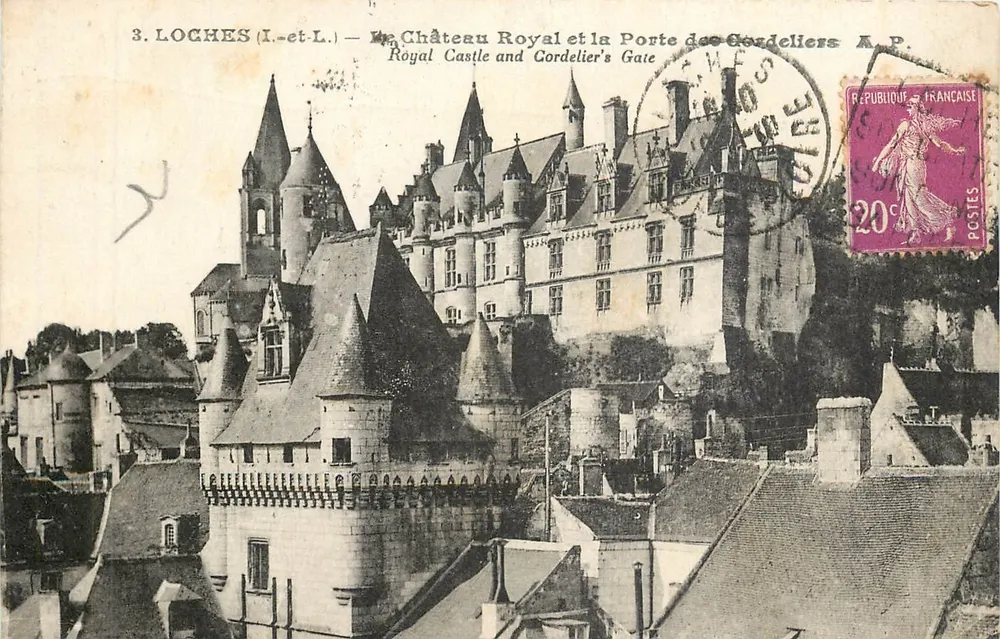 Loches (Loir-et-Cher) — Château Royal et la Porte des Cordeliers — A.P. - Recto