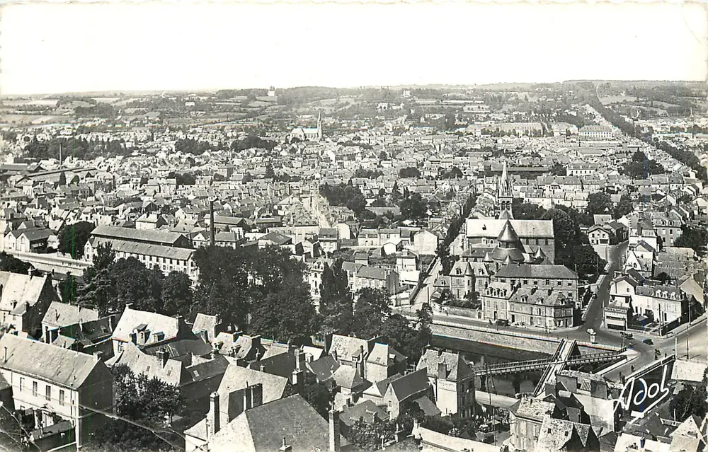 Le Mans — Vista panorâmica (Margem direita) — Imp. Fot. A. DOLIEAU — Le Mans - Frente