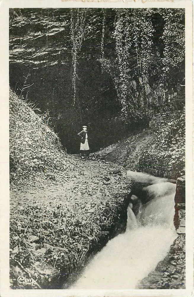 Cave and Source of Solborde — Surroundings of Vesoul (Haute-Saône) — Publisher Clamy - Front