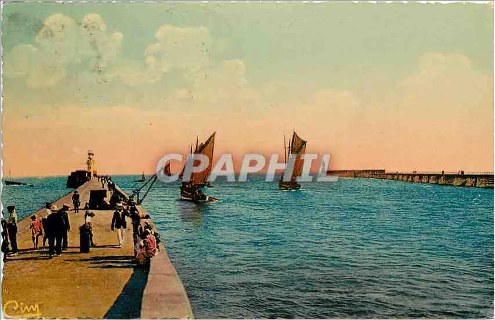 Les Sables-d'Olonne — Les Jetées - Saída das Barcas de Pesca — Cim - Frente