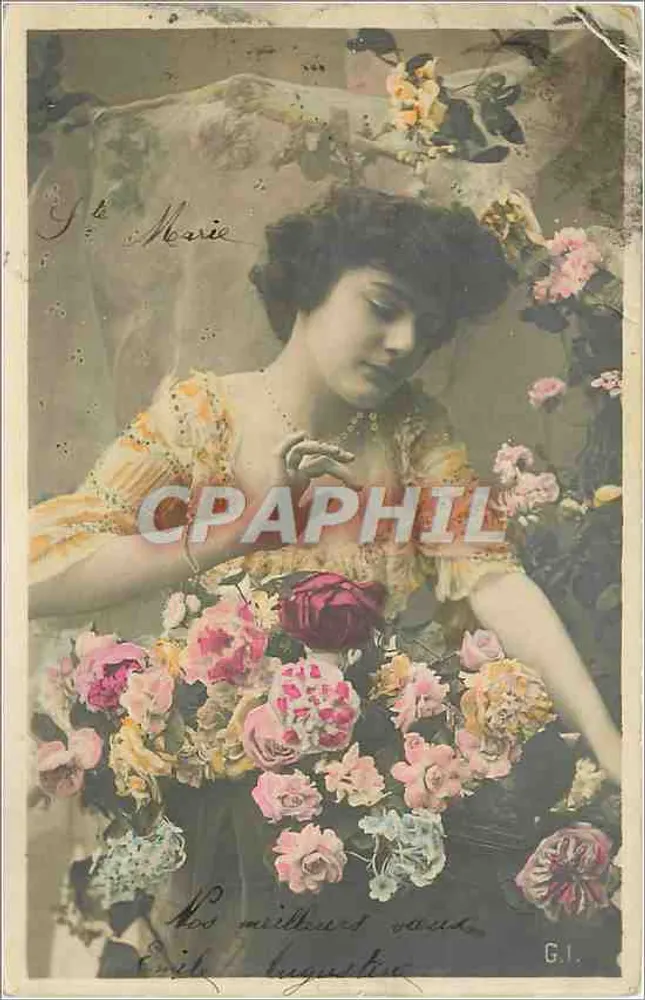 Jovem mulher com buquê de rosas — G.I. — editor G.I. - Frente