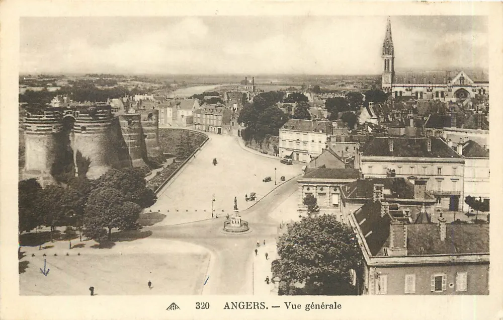 Angers — Vista geral — C° dos Arts de Strasbourg, n° 320 - Frente