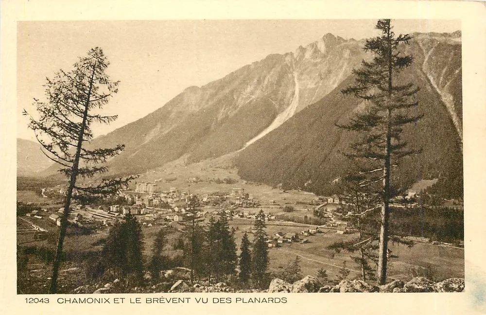 Chamonix e o Brévent visto dos Planards — vista panorâmica — n° 12043 - Frente