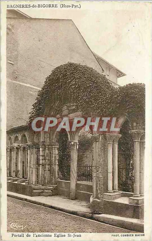 Bagnères-de-Bigorre (Htes-Pyr.) — Portal der alten Kirche St-Jean — Fot. Combier Macon - Vorderseite