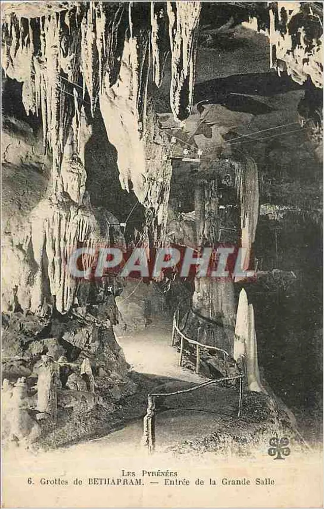 Höhlen von BETHAPRAM — Eingang zur Großen Halle — Die Pyrenäen - Vorderseite