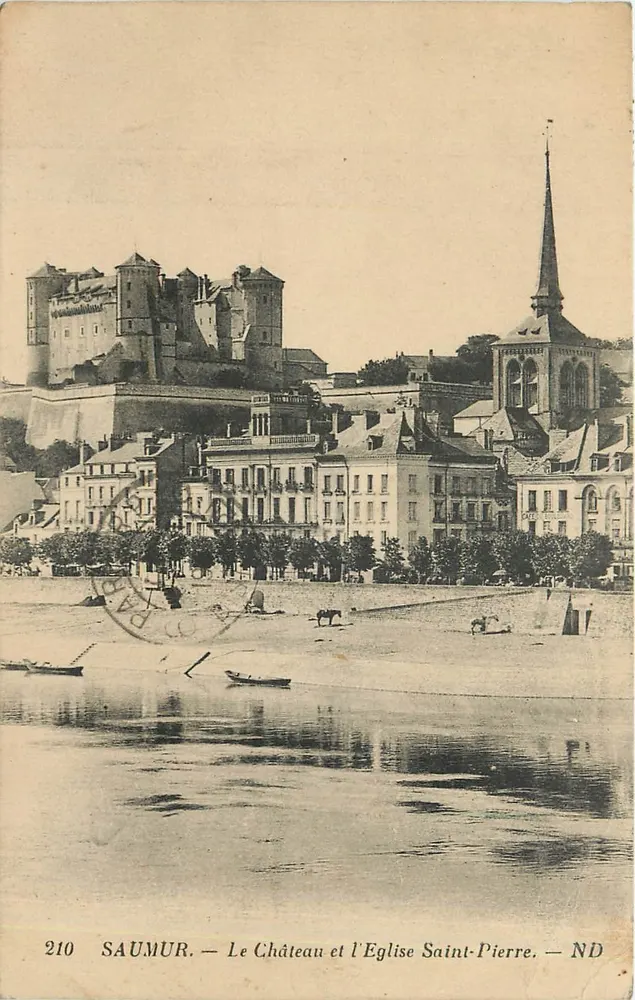 Saumur — Le Château et l'Église Saint-Pierre — ND - Recto