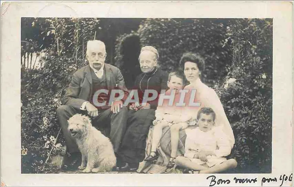 Famille avec chien — jardin — Graphphil - Recto