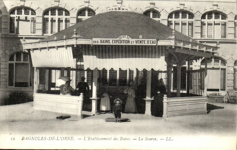 Bagnolles-de-l'Orne — L'Établissement des Bains — La Source — LL. - Front