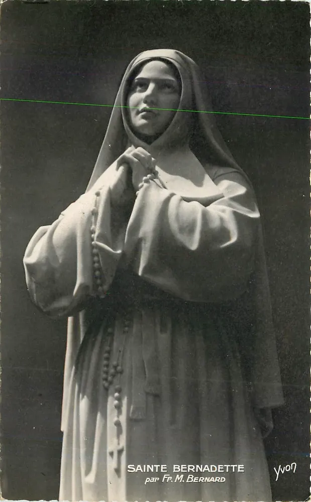 Santa Bernadette — estátua por Fr. M. Bernard — Yvon - Frente