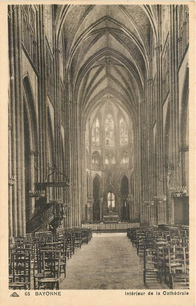 Bayonne — Interior da Catedral — Cie des Arts Photographiques - Frente