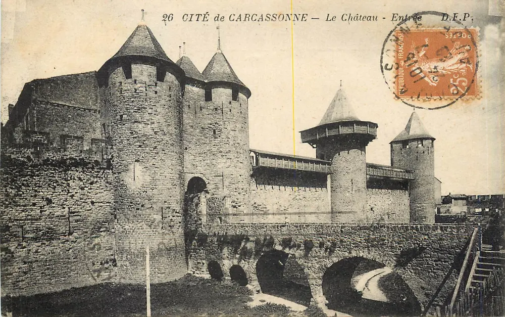 Cidade de Carcassonne — O Castelo — Entrada — D.F.P. - Frente