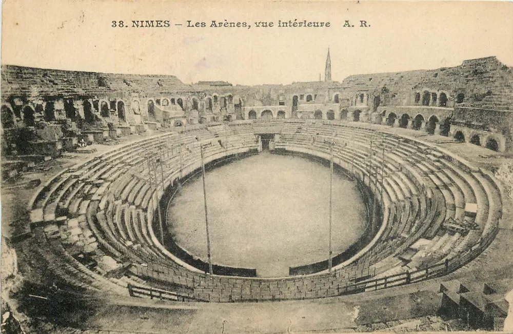 Nîmes — As Arenas, vista interior — A. R. n°38 - Frente