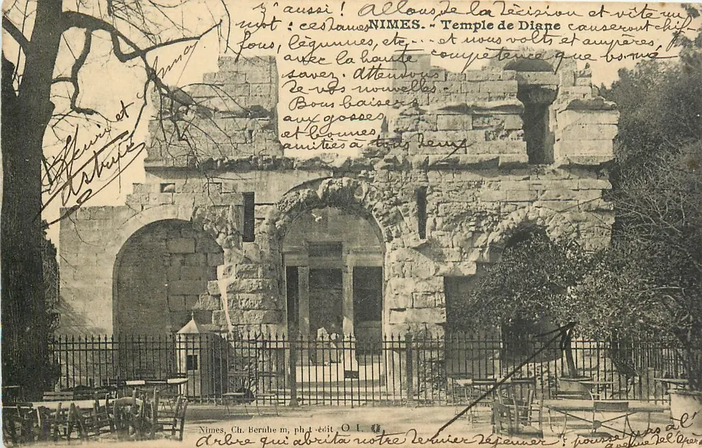 Nîmes - Templo de Diana — Ch. Ermuhe, n°1 - Frente