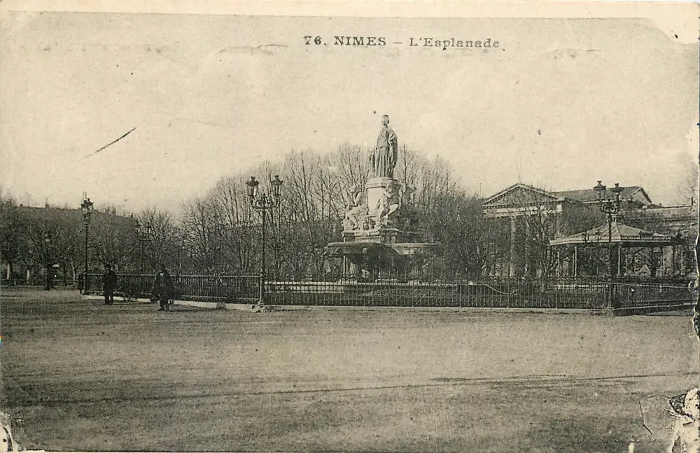 Nîmes — A Esplanada — Editora desconhecida, n° 76 - Frente