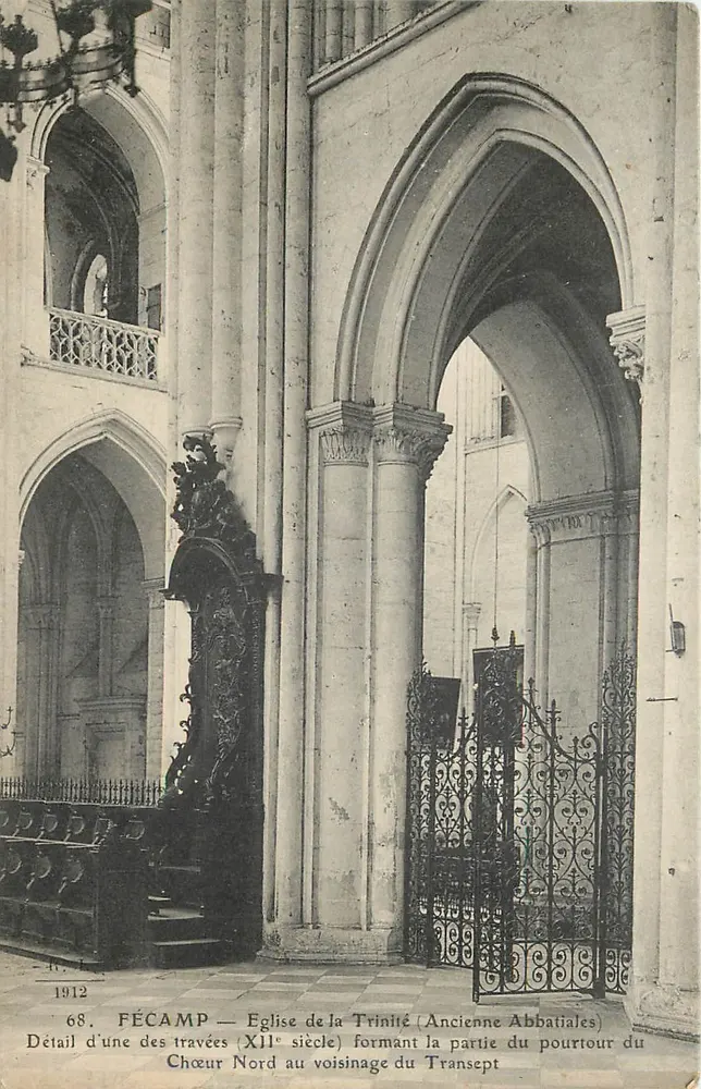 Fécamp — Detail of one of the arches of the North Choir near the Transept — Church of the Trinity (Former Abbey) — n°68 - Front