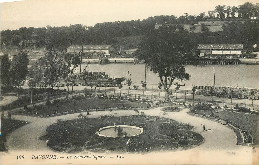 Bayonne — Le Nouveau Square — LL. n° 138 - Frente