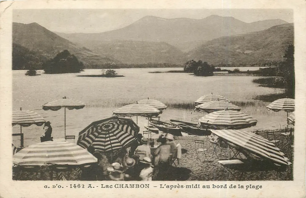 Lac Chambon — L’après-midi au bord de la plage — g. d’o. - 1462 A. - Recto