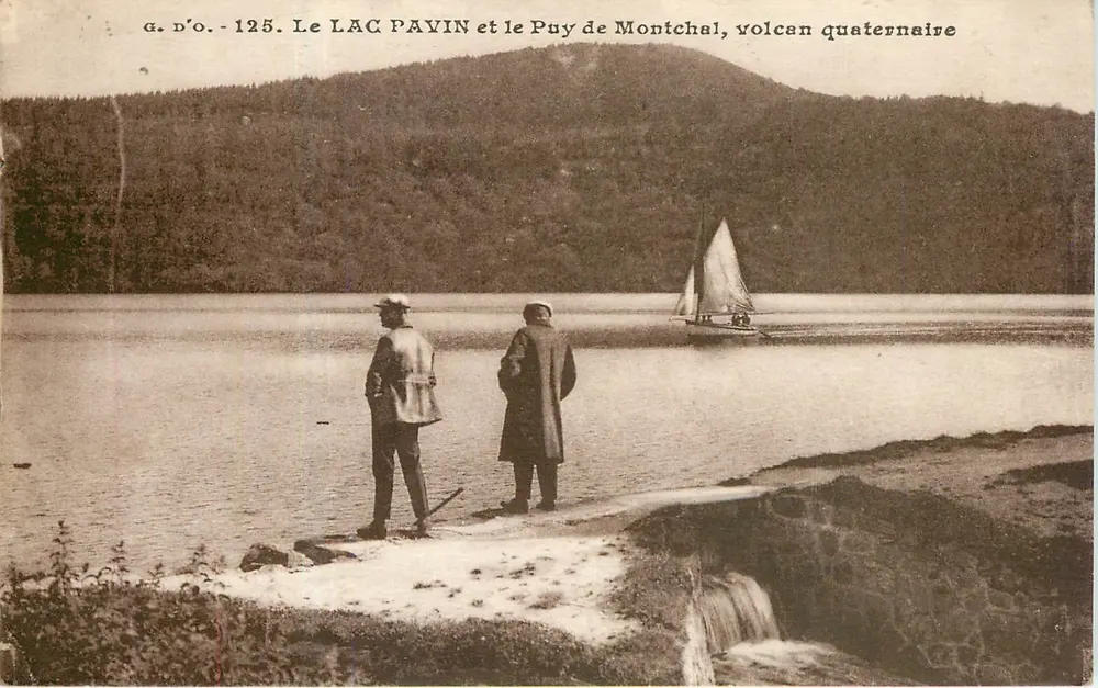 See Pavin und der Puy de Montchal, ein quartärer Vulkan — g. d’o. - 125 - Vorderseite