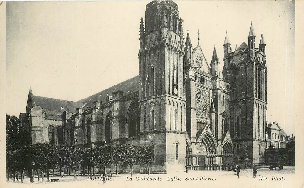 Poitiers — La Cathédrale, Église Saint-Pierre — ND. Phot. - Recto