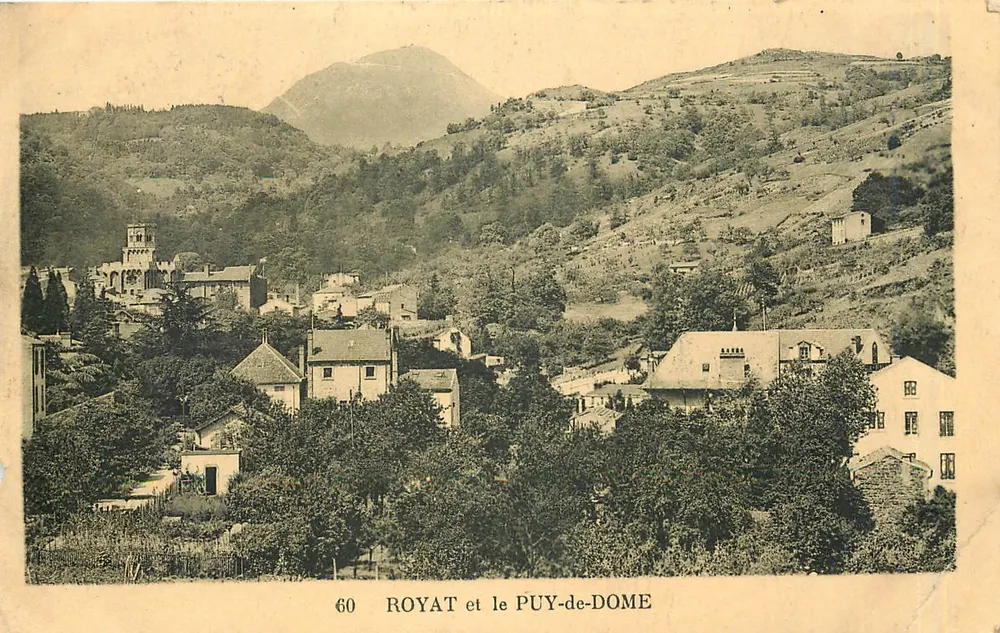 Royat e o Puy-de-Dôme — vista panorâmica — editor desconhecido, n° 60 - Frente
