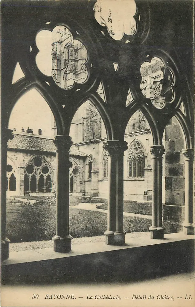 Bayonne — A Catedral — Detalhe do Claustro — LL. — n°50 - Frente