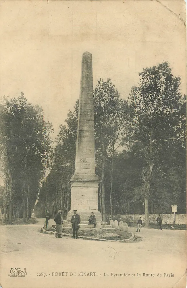 Forêt de Sénart — La Pyramide et la Route de Paris — Éditeur : 2087 - Frente