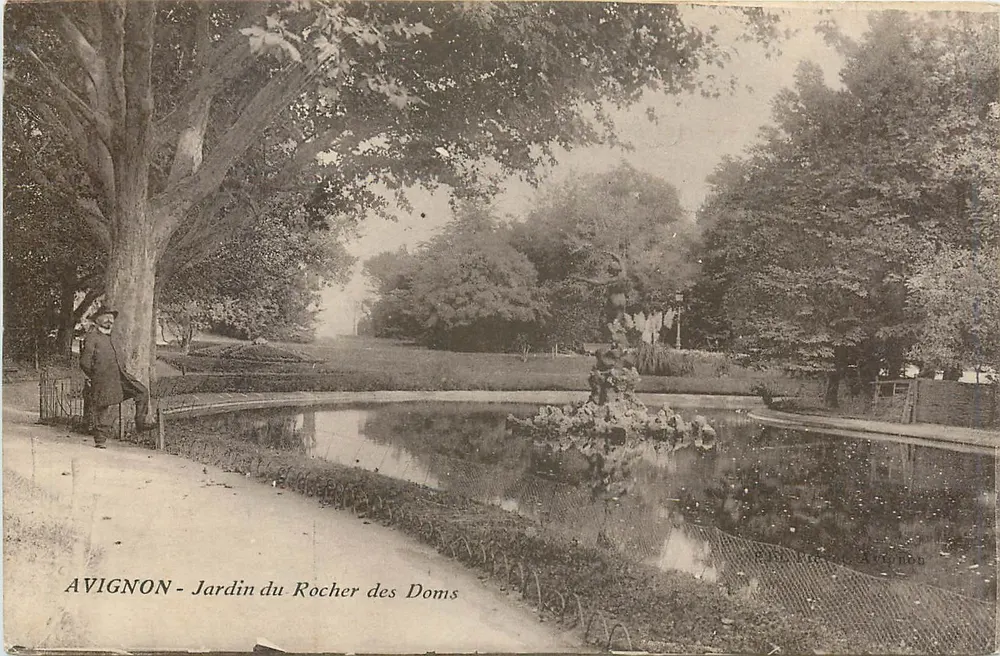 Avignon - Jardim do Rocher des Doms — editor não identificado, número de série não visível - Frente