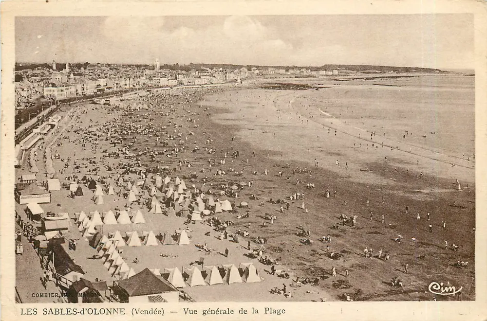 LES SABLES-d'OLONNE (Vendée) — Vista geral da Praia — Combier, fotógrafo - Frente
