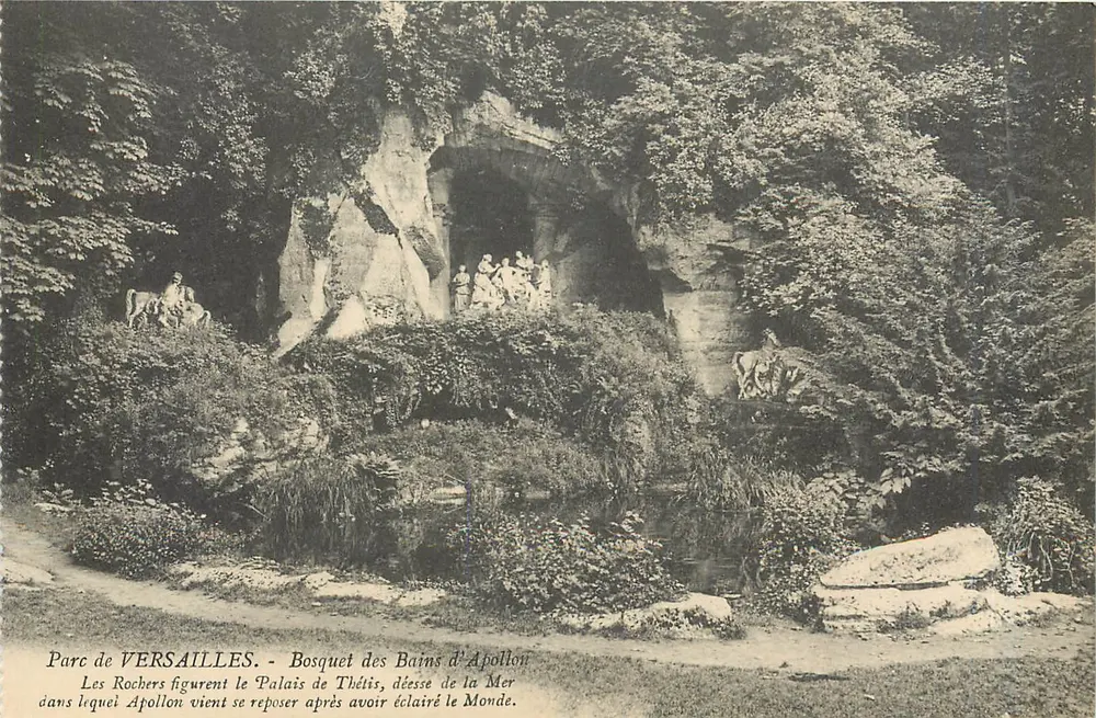 Parc de VERSAILLES. - Bosquet des Bains d'Apollon - Les Rochers figurent le Palais de Thétis, déesse de la Mer, dans lequel Apollon vient se reposer après avoir éclairé le Monde. - Recto