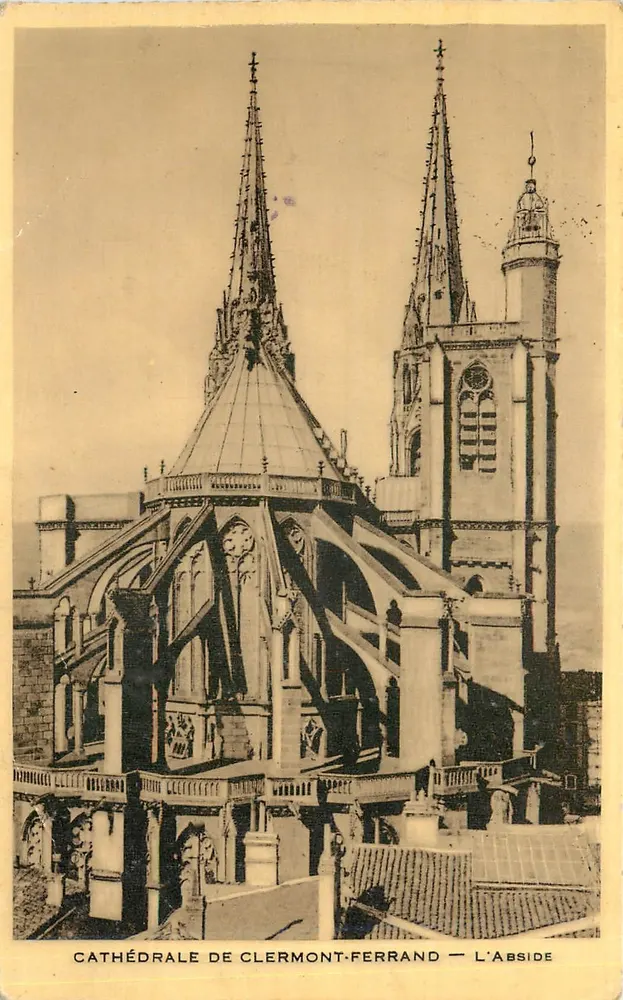 Catedral de Clermont-Ferrand — A Abside - Frente