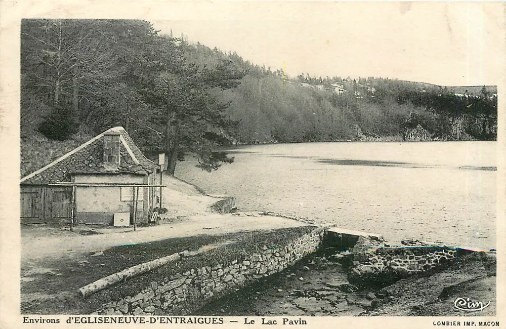 Arredores de Egliseneuve-d'Entraigues — Lago Pavin — Combier Imp. Macon - Frente