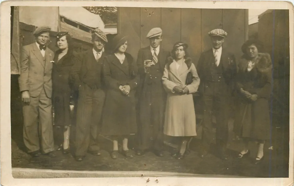 Grupo de pessoas — anos 1930 — Carte postale italienne - Frente