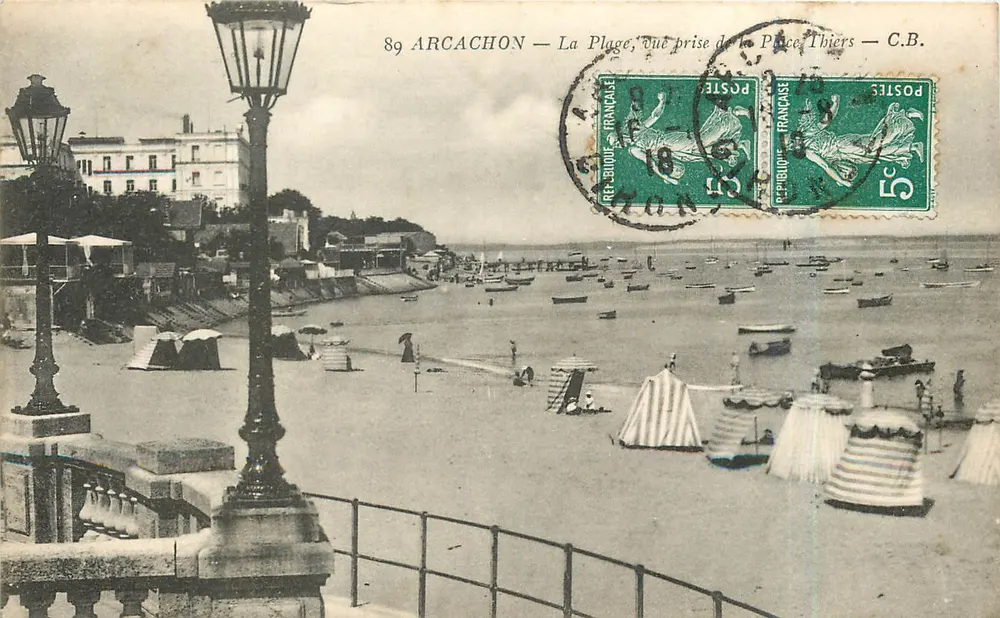 Arcachon — La Plage, vue prise de la Place Thiers — C.B. - Recto