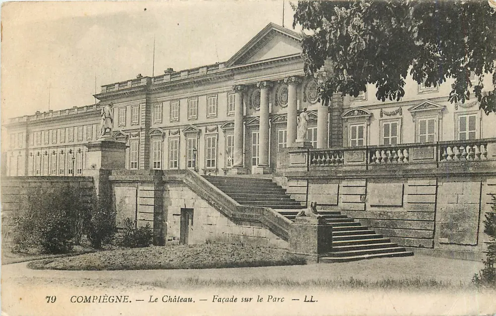 Compiègne — O Castelo — Fachada para o Parque — LL - Frente