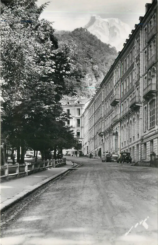 Eaux-Bonnes — Le Ger (2612m) e o Hotel dos Príncipes — Edições JOVE, Pau (B.P.) - Frente