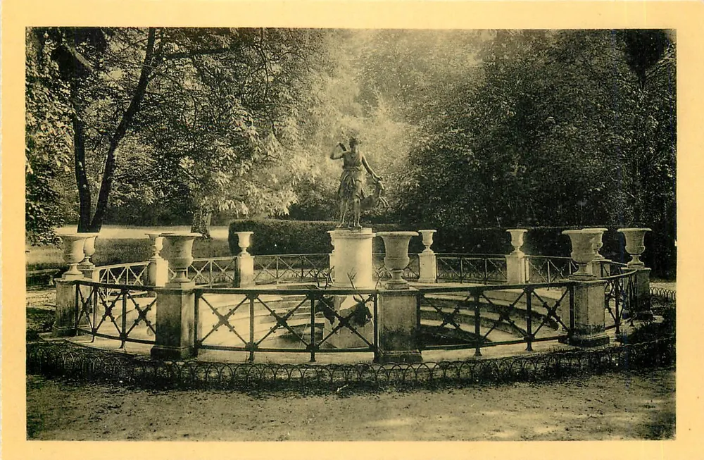 Château de Fontainebleau — Fontaine de Diane — Édition des Musées Nationaux n°45 - Recto