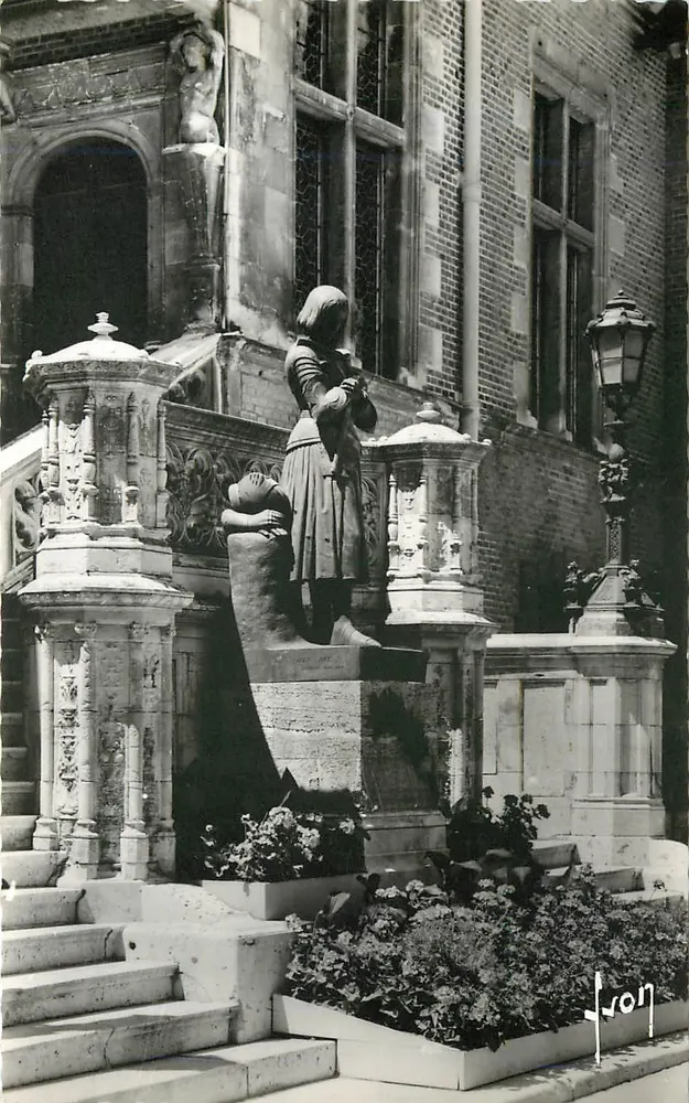 Orléans (Loiret) — Statue der Joan of Arc am Rathaus — Les Éditions d'Art - Vorderseite