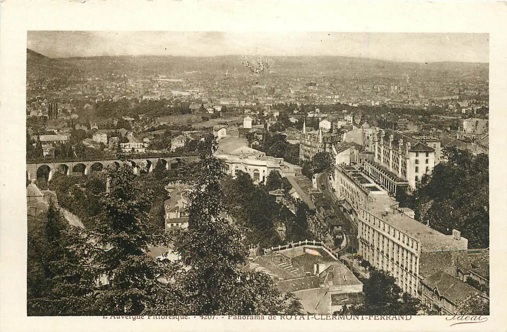 A Auvergne Pittoresca - Panorama de ROYAT-CLERMONT-FERRAND - n°4207 - Editor Ideal - Frente