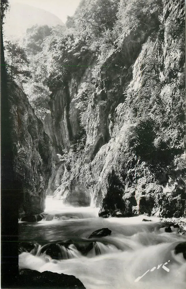 Gorges d'Eaux — Le Pont du Hourat — Éditions JOVÉ, Pau - Recto