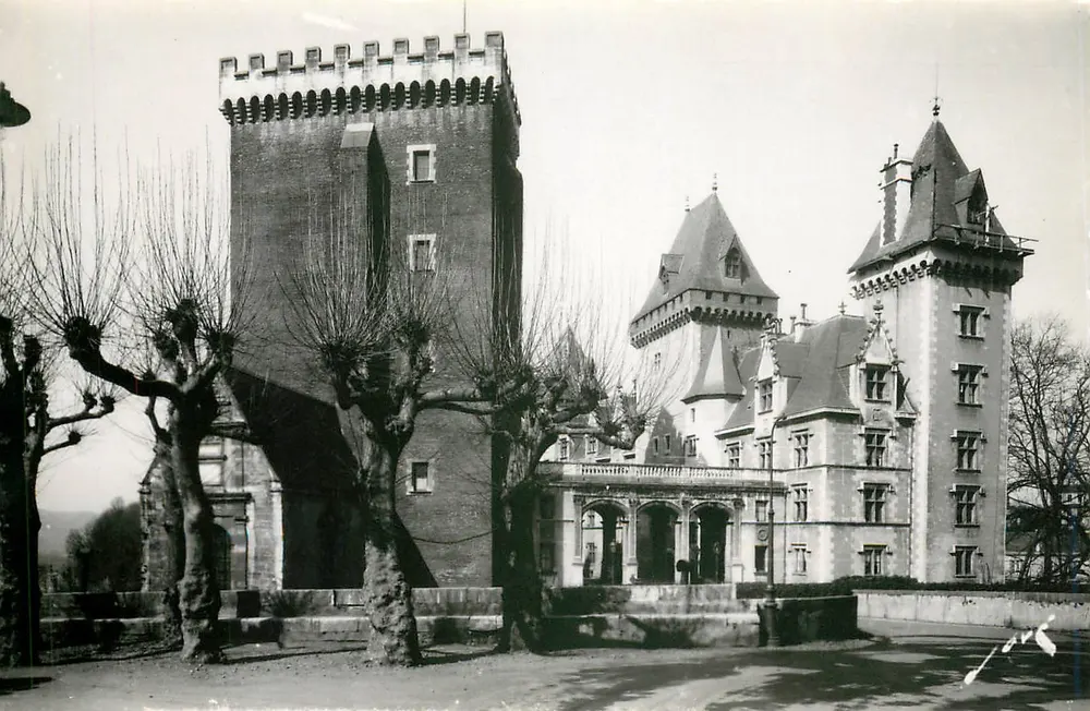 Pau — Schloss Henri IV — Ostfassade im Winter — Ed. Jove, PAU - Vorderseite